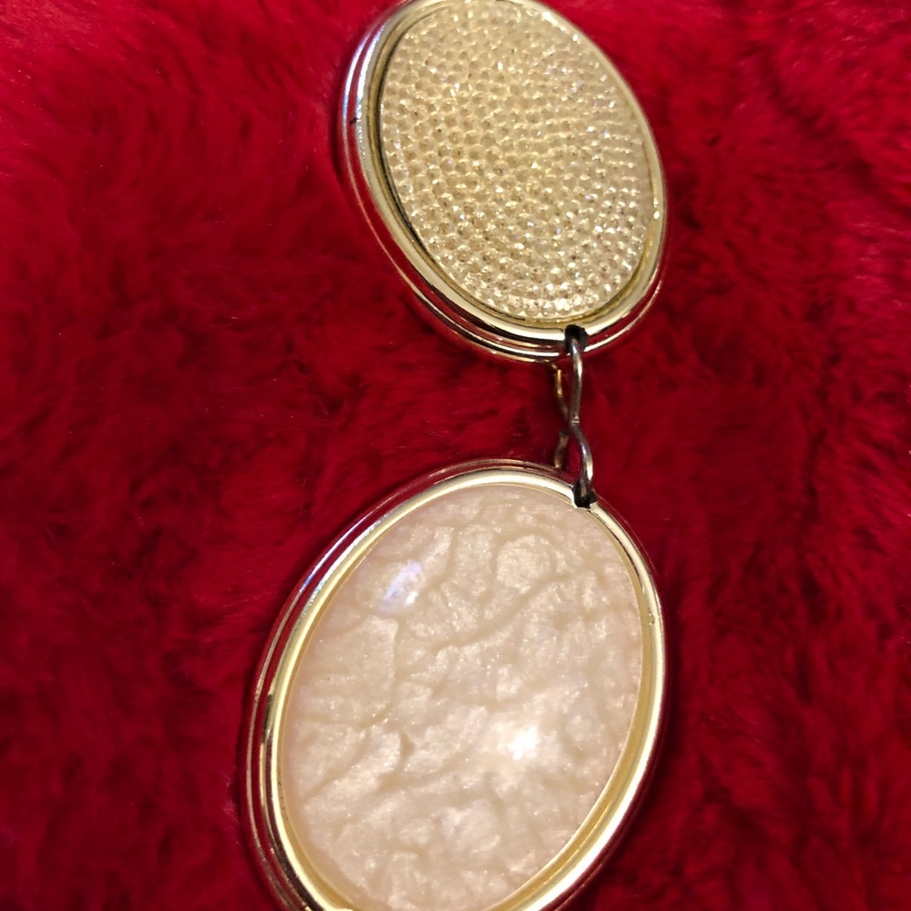 Statement piece - Picture 2 of 2